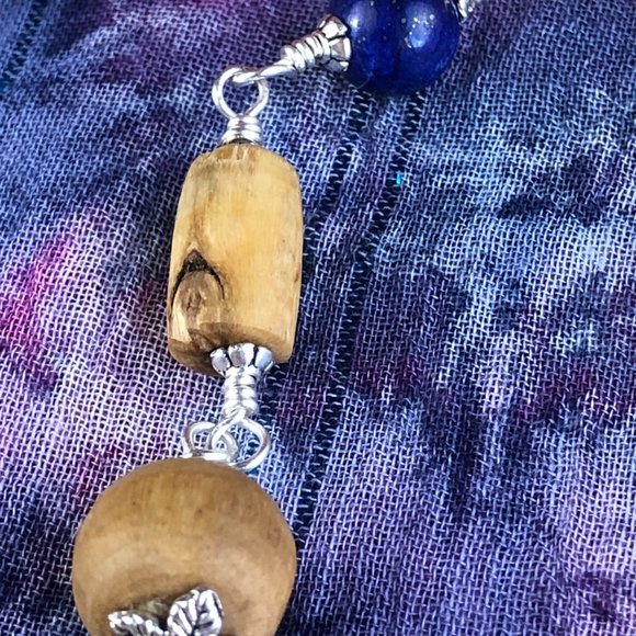 30  1/2" natural Tulasi with Lapis Lazuli beads (Gemstone for Saturn) - Picture 8 of 12